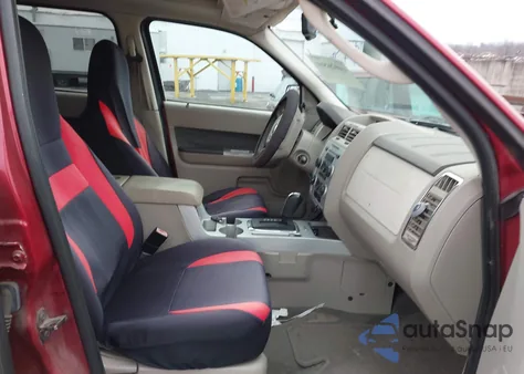 2009 Mercury Mariner I4 z USA, uszkodzony, nr VIN 4M2CU91739KJ11252